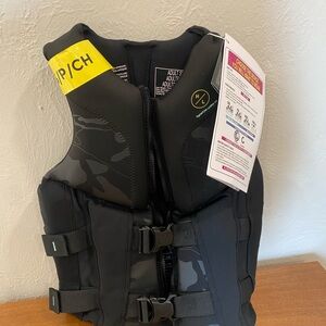 Adult Small HyperLite Life Jacket